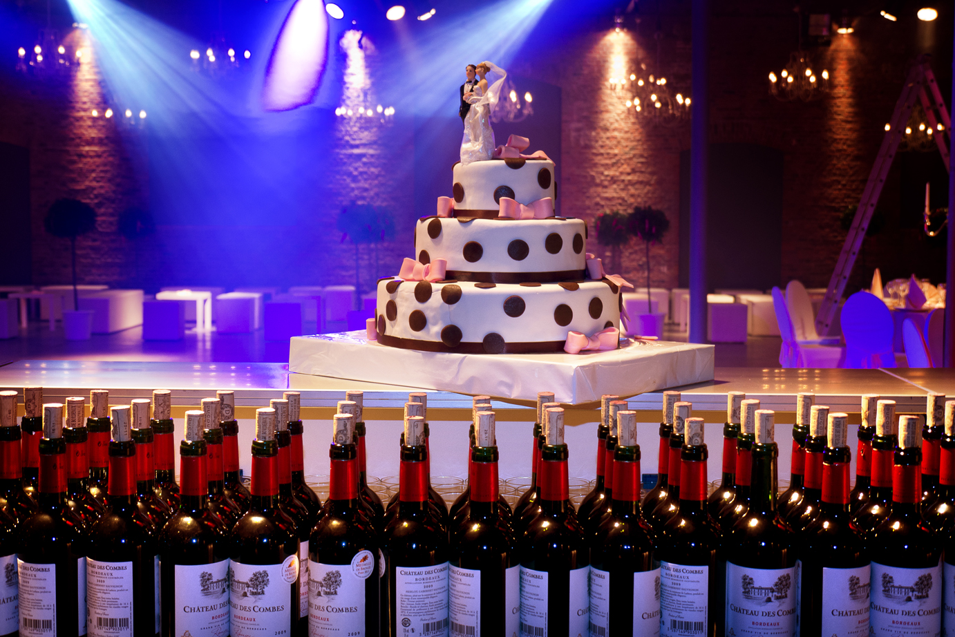 Huwelijk_wijn_taart